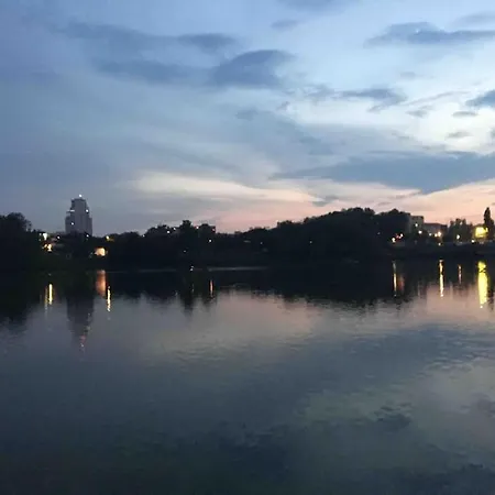 דירה Lakeside Apt. ברטיסלאבה