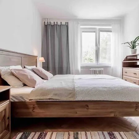 Lakeside Apt. דירה