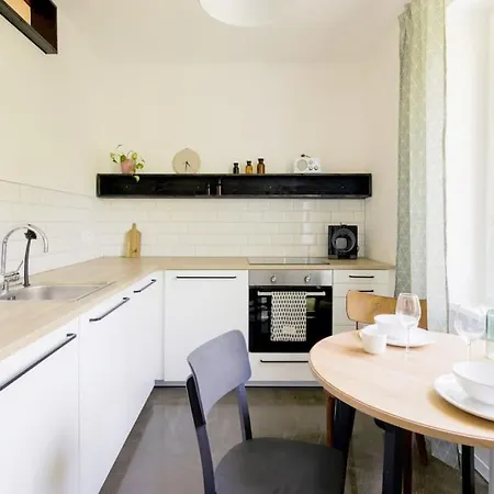 Lakeside Apt. דירה ברטיסלאבה